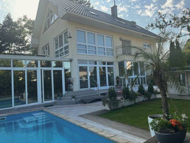 Haus zum Kauf 1.790.000 € 9 Zimmer 303 m² 789 m² Grundstück Berlin 13591