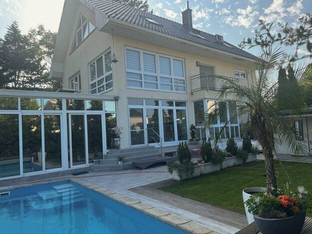 Haus zum Kauf 1.790.000 € 9 Zimmer 303 m² 789 m² Grundstück Spandau Berlin 13591