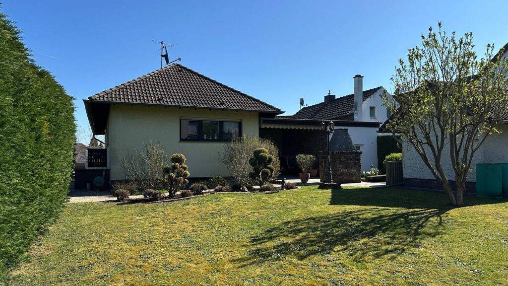 Mehrfamilienhaus zum Kauf 695.000 € 6 Zimmer 148 m² 905 m² Grundstück Sinthern Pulheim-Sinthern 50259