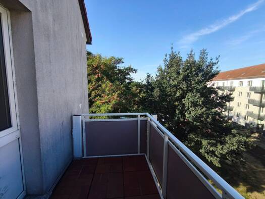 Wohnung zur Miete 321 € 3 Zimmer 58,2 m² 3. Geschoss frei ab sofort Arthur-Scheibner-Straße 31 Merseburg Merseburg 06217
