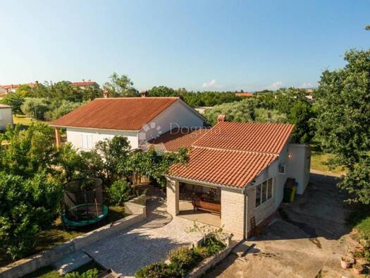 Haus zum Kauf 500.000 € 4 Zimmer 237 m² Peruski, Marcana Pavičini