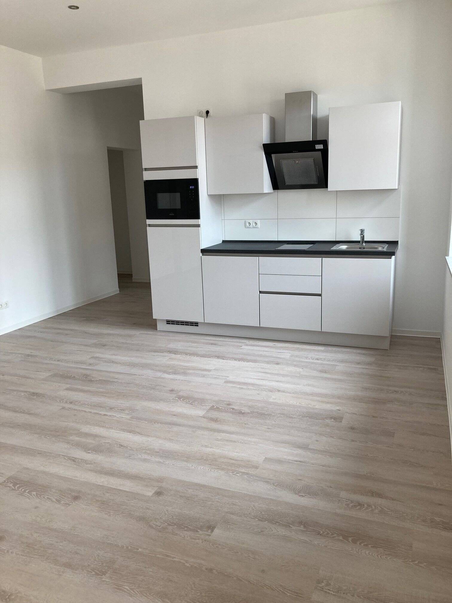 2-Raum-Appartment mit Küche, Lichtsystem, Design- Bad, Aufzug, Waschsalon – An der Markthalle 11, 9111 Chemnitz – Vorschaubild 9