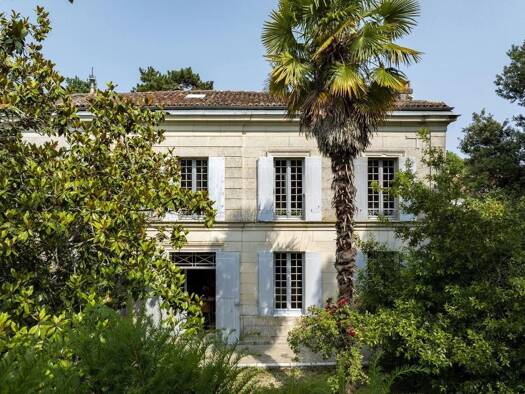 Haus zum Kauf 918.750 € 501 m² 7.543 m² Grundstück Centre Saintes 17100