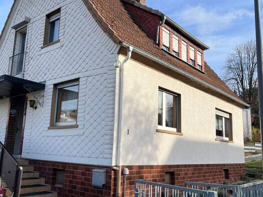 Einfamilienhaus zum Kauf 210.000 € 124 m² 733 m² Grundstück frei ab sofort Niedershausen Löhnberg 35792