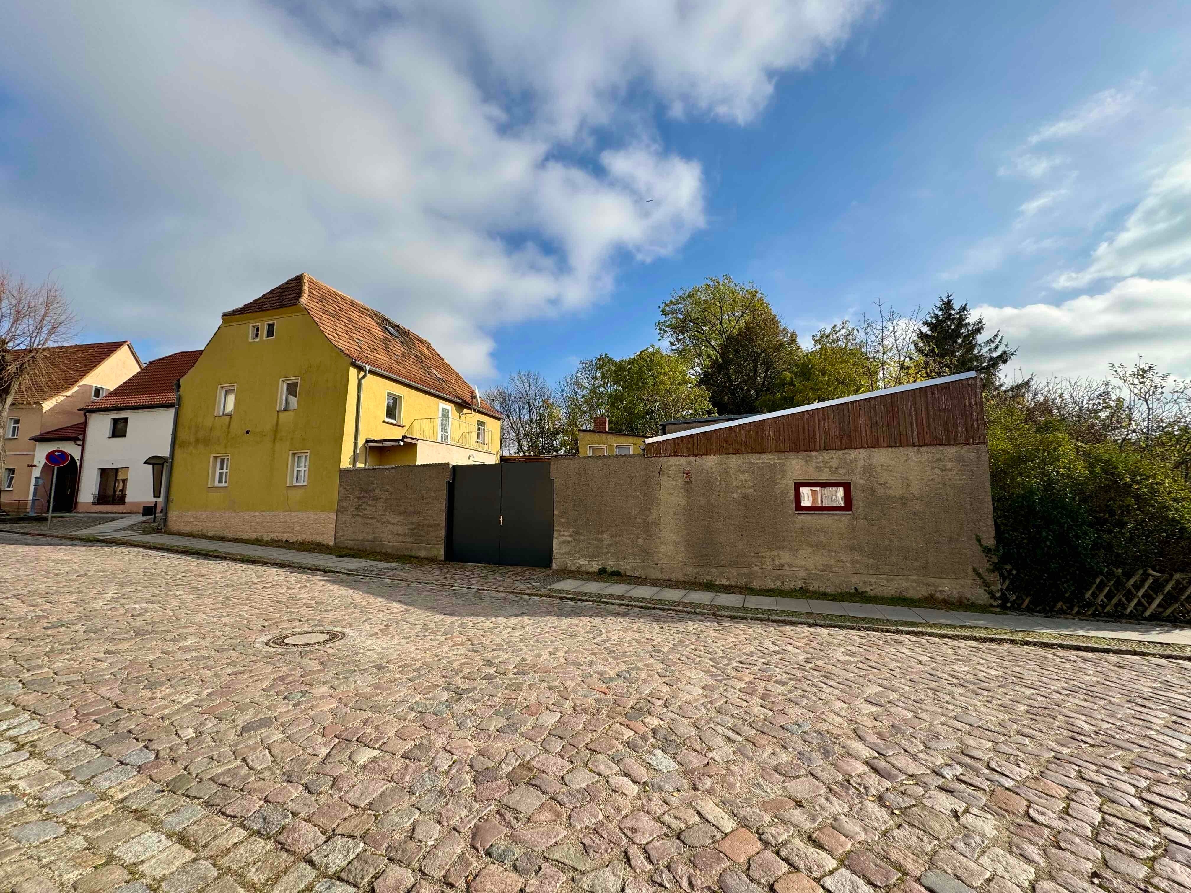 Mehrfamilienhaus zum Kauf 129.000 € 6 Zimmer 115 m²<br/>Wohnfläche 281 m²<br/>Grundstück Mühlberg Mühlberg/Elbe 04931