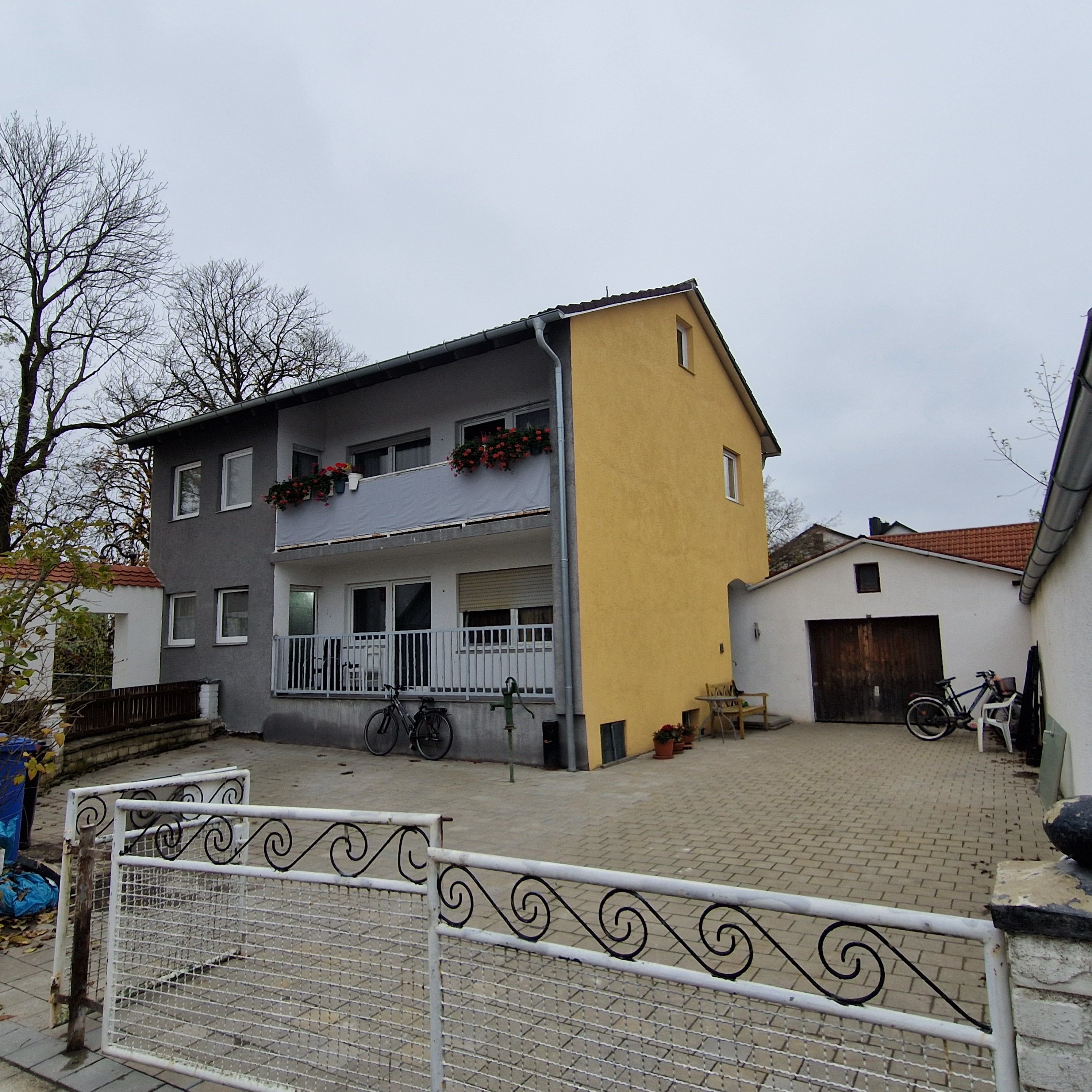 Mehrfamilienhaus zum Kauf 499.000 € 8 Zimmer 160 m²<br/>Wohnfläche 240 m²<br/>Grundstück Neustadt Neustadt a.d.Donau 93333