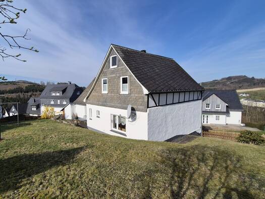Einfamilienhaus zum Kauf 179.000 € 5 Zimmer 130 m² 1.821 m² Grundstück Bad Fredeburg Schmallenberg 57392