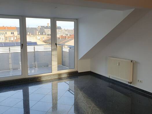 Wohnung zur Miete 1.400 € 4 Zimmer 148 m² Geschoss 4/5 frei ab 01.03.2026 Innenstadt Fürth 90762