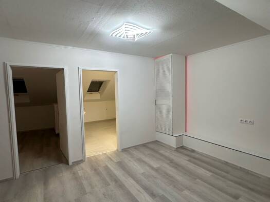 Einfamilienhaus zur Miete 1.350 € 6 Zimmer 150 m² frei ab sofort Bad Staffelstein 96231