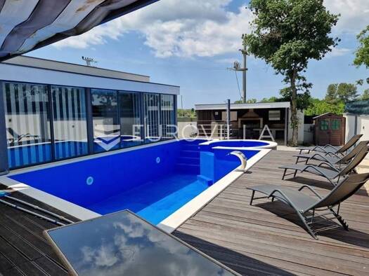 Haus zum Kauf 450.000 € 3 Zimmer 200 m² Jursici Svetvinčenat