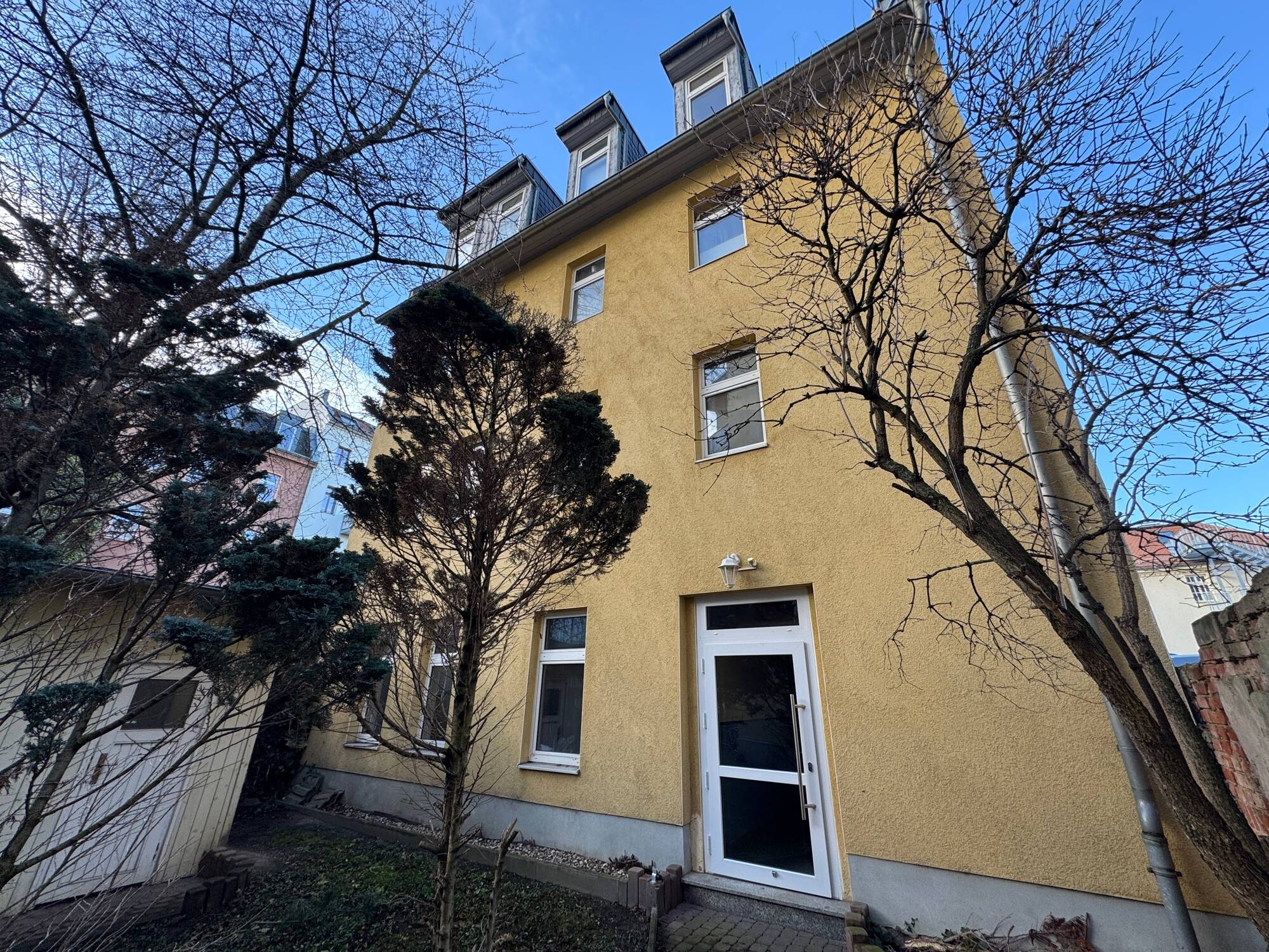 Property thumbnail 2