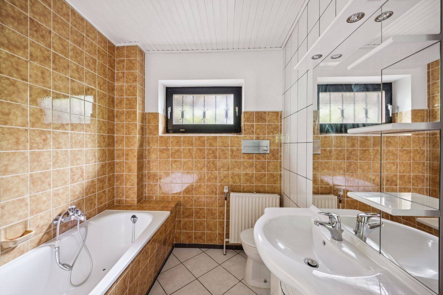 Property thumbnail 9