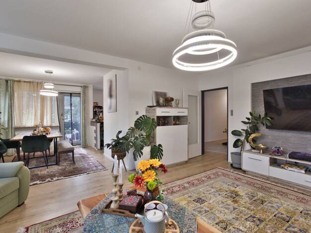 Wohnung zum Kauf 165.000 € 4 Zimmer 92,5 m² EG Ost Hildesheim 31135