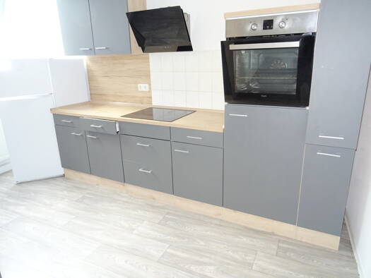 Wohnung zur Miete 600 € 3 Zimmer 99 m² 3. Geschoss frei ab sofort Johannisplatz Werdau 08412