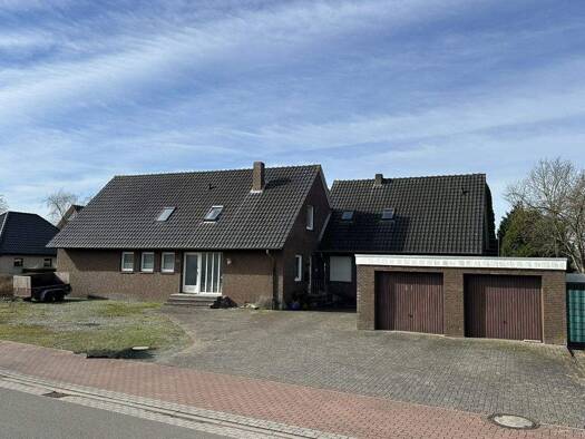 Mehrfamilienhaus zum Kauf 319.000 € 12 Zimmer 270,5 m² 977 m² Grundstück Westrhauderfehn Rhauderfehn 26817