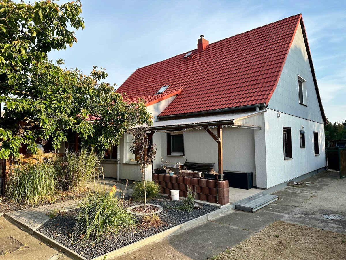 Einfamilienhaus zum Kauf 240.000 € 5 Zimmer 196 m²<br/>Wohnfläche 1.224 m²<br/>Grundstück Kunow Schwedt/Oder 16303