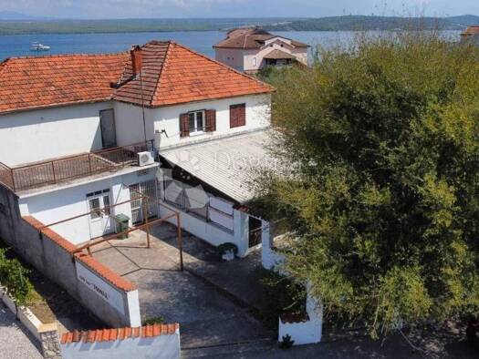 Haus zum Kauf 330.000 € 5 Zimmer 247 m² Raslina, Sibenik - Okolica Sibenik