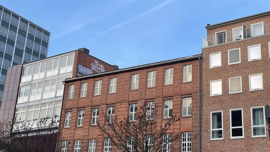 Gewerbeobjekt zum Kauf als Kapitalanlage geeignet 2.400.000 € 1.580 m² 710 m² Grundstück Vorstadt Kiel 24103