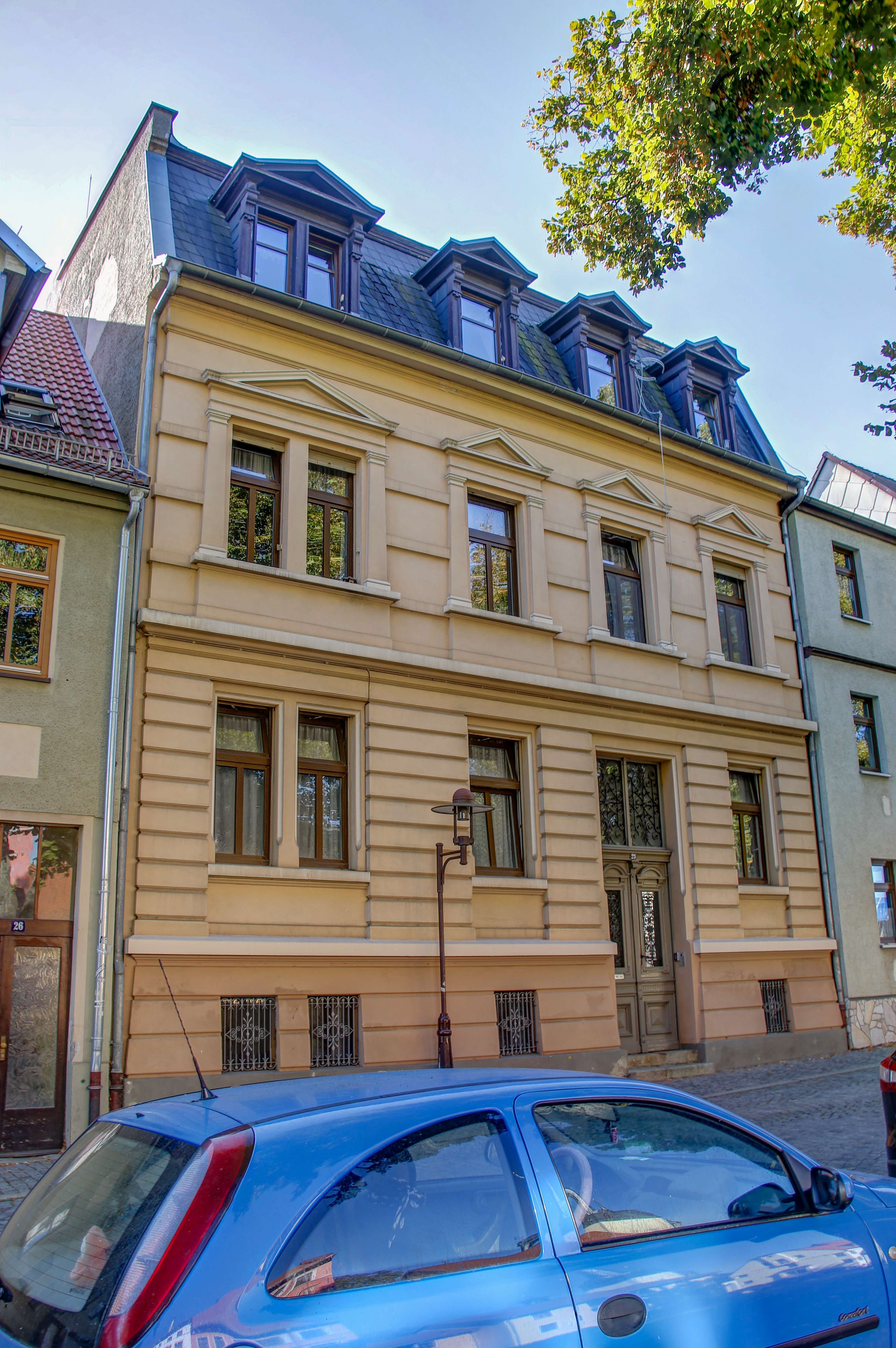 Mehrfamilienhaus zum Kauf als Kapitalanlage geeignet 145.000 € 12 Zimmer 400 m²<br/>Wohnfläche 733 m²<br/>Grundstück obere Grabenstraße 25 Pößneck,Stadt Pößneck 07381