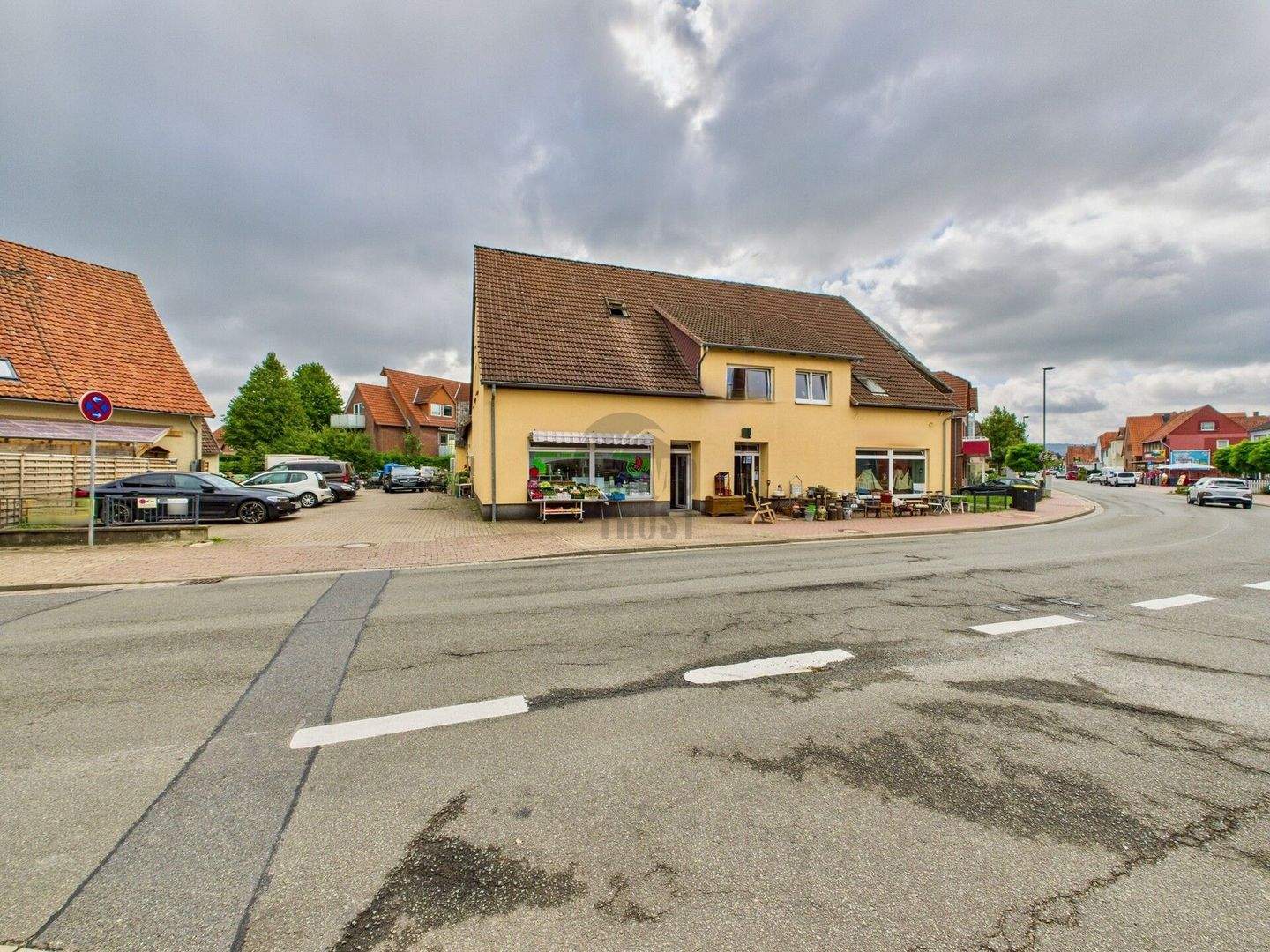 Immobilie in Lindhorst - Charmantes Wohn- und Geschäftshaus mit Entwicklungspotenzial im Herzen von Lindhorst - Bild 0