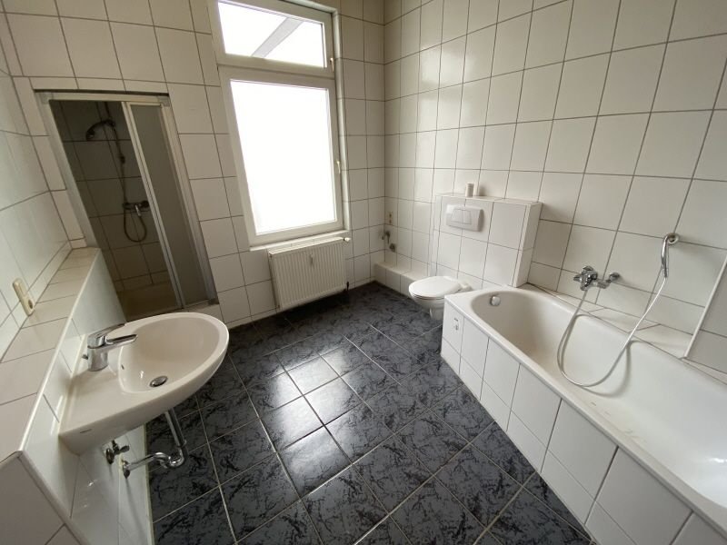 Wohnung zur Miete 400 € 2 Zimmer 63,2 m²<br/>Wohnfläche 1.<br/>Geschoss Hafenstr. 47 Süd Nordenham 26954