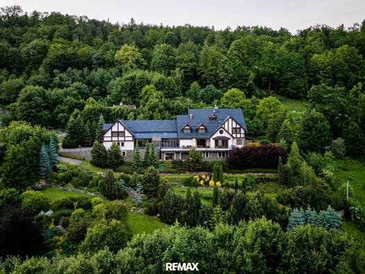 Schloss zum Kauf 2.950.000 € 16 Zimmer 1.200 m² 4.840 m² Grundstück gmina Stoszowice 42-134