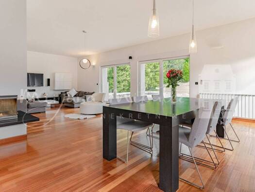 Villa zum Kauf 1.950.000 € 12 Zimmer 500 m² 4.800 m² Grundstück Zagreb 10000