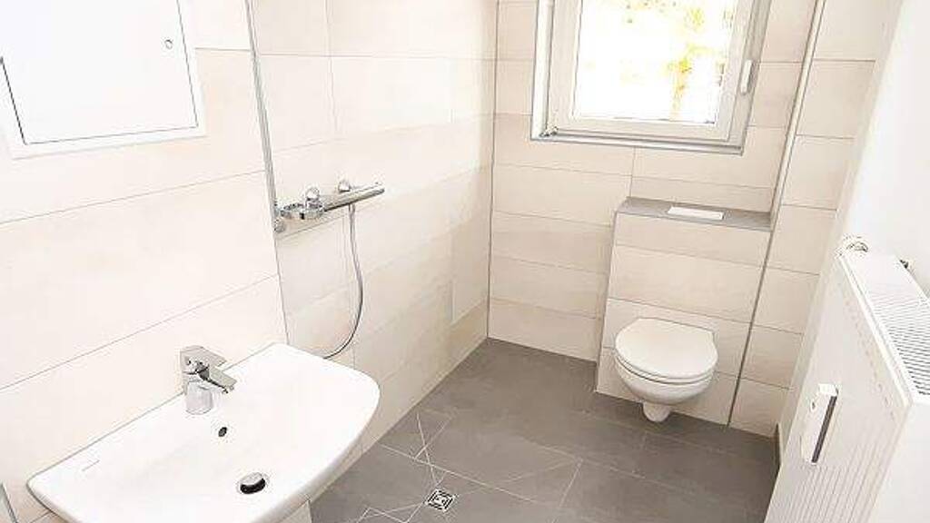 Wohnung zur Miete 480 € 3 Zimmer 71,2 m² EG frei ab sofort Diesterwegstraße 15 Lutherstadt Eisleben Eisleben 06295