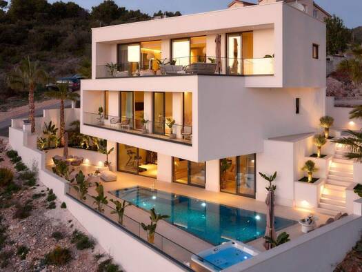 Villa zum Kauf 2.350.000 € 7 Zimmer 351 m² 346 m² Grundstück Trogir