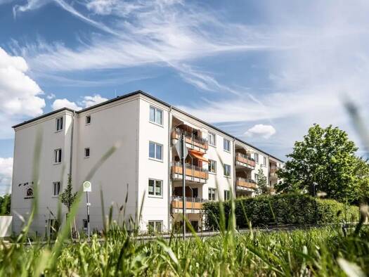 Wohnung zur Miete 780 € 2 Zimmer 41,3 m² Geschoss 1/3 frei ab 01.01.2027 Dr.-Friedrich-Wolf-Straße 1 a Reusa Plauen 08529