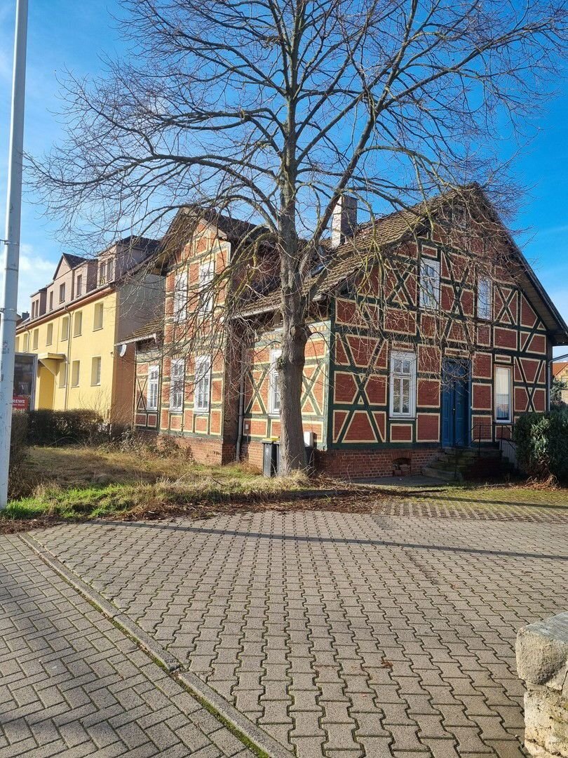 Einfamilienhaus zum Kauf provisionsfrei 198.000 € 8 Zimmer 219 m²<br/>Wohnfläche 757 m²<br/>Grundstück Rennbahn 42 Eisenach Eisenach 99817