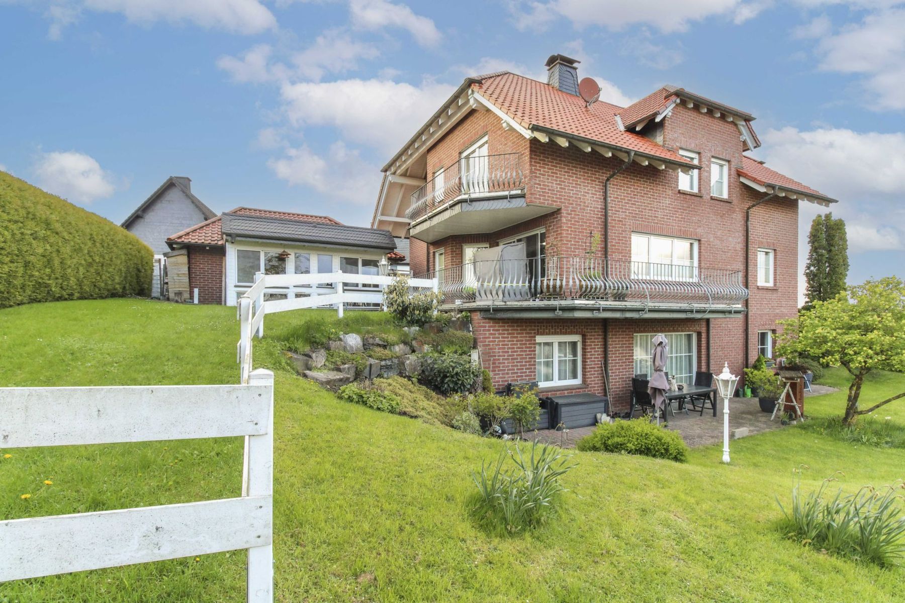 Einfamilienhaus zum Kauf 495.000 € 7 Zimmer 218,3 m²<br/>Wohnfläche 712,3 m²<br/>Grundstück Langscheid Sundern (Sauerland) 59846