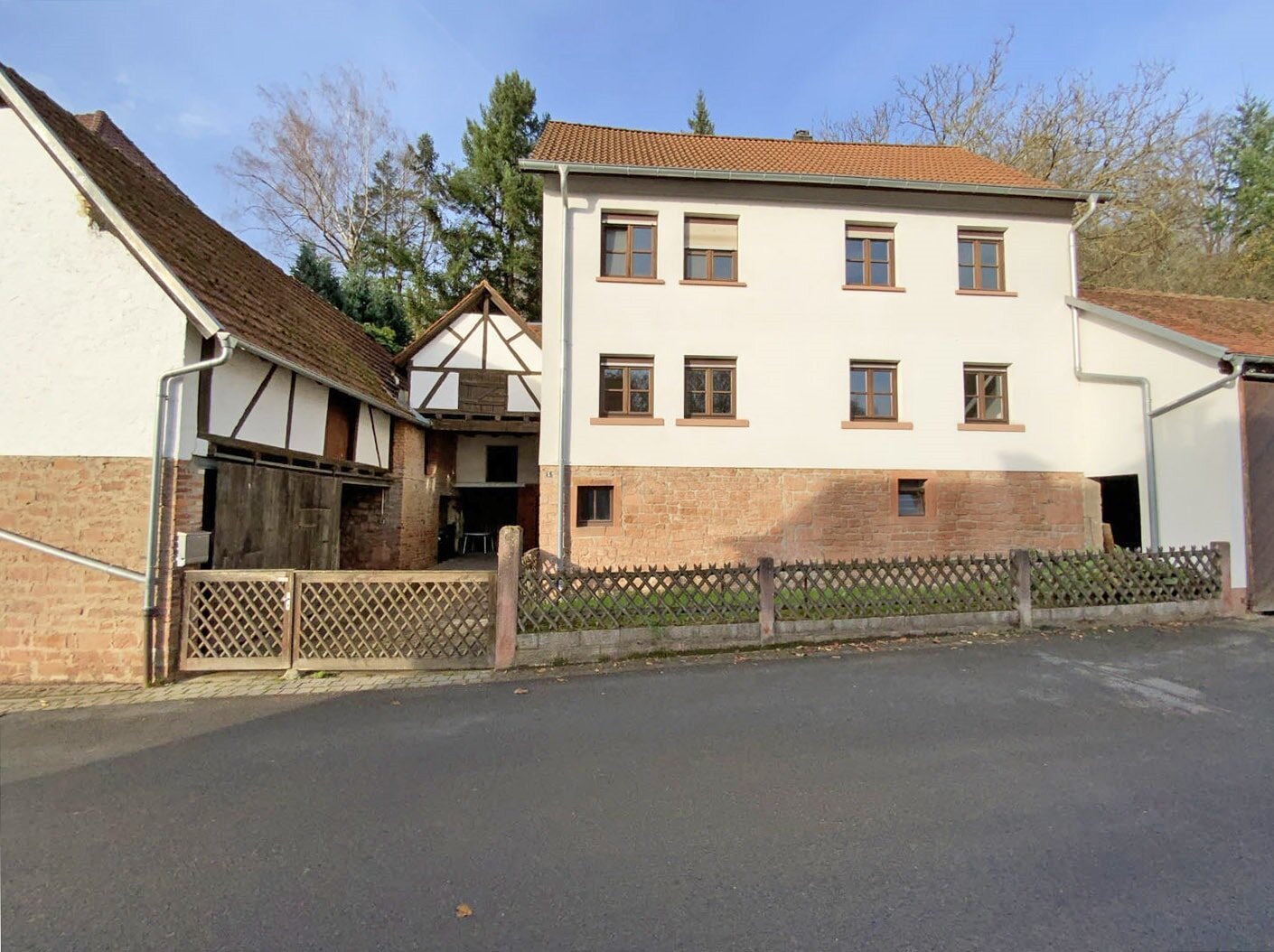 Einfamilienhaus zum Kauf 170.000 € 5 Zimmer 145 m²<br/>Wohnfläche 1.100 m²<br/>Grundstück ab sofort<br/>Verfügbarkeit Leidersbach Leidersbach 63849