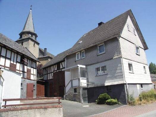Einfamilienhaus zum Kauf 109.000 € 4 Zimmer 100 m² 356 m² Grundstück frei ab sofort Altenkirchen Hohenahr-OT 35644