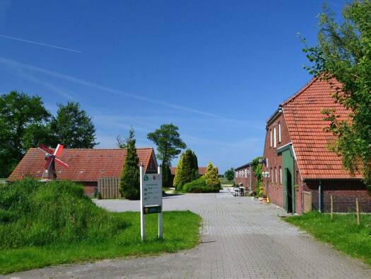 Einfamilienhaus zum Kauf 1.590.000 € 45.000 m² Grundstück Neuschoo 26487