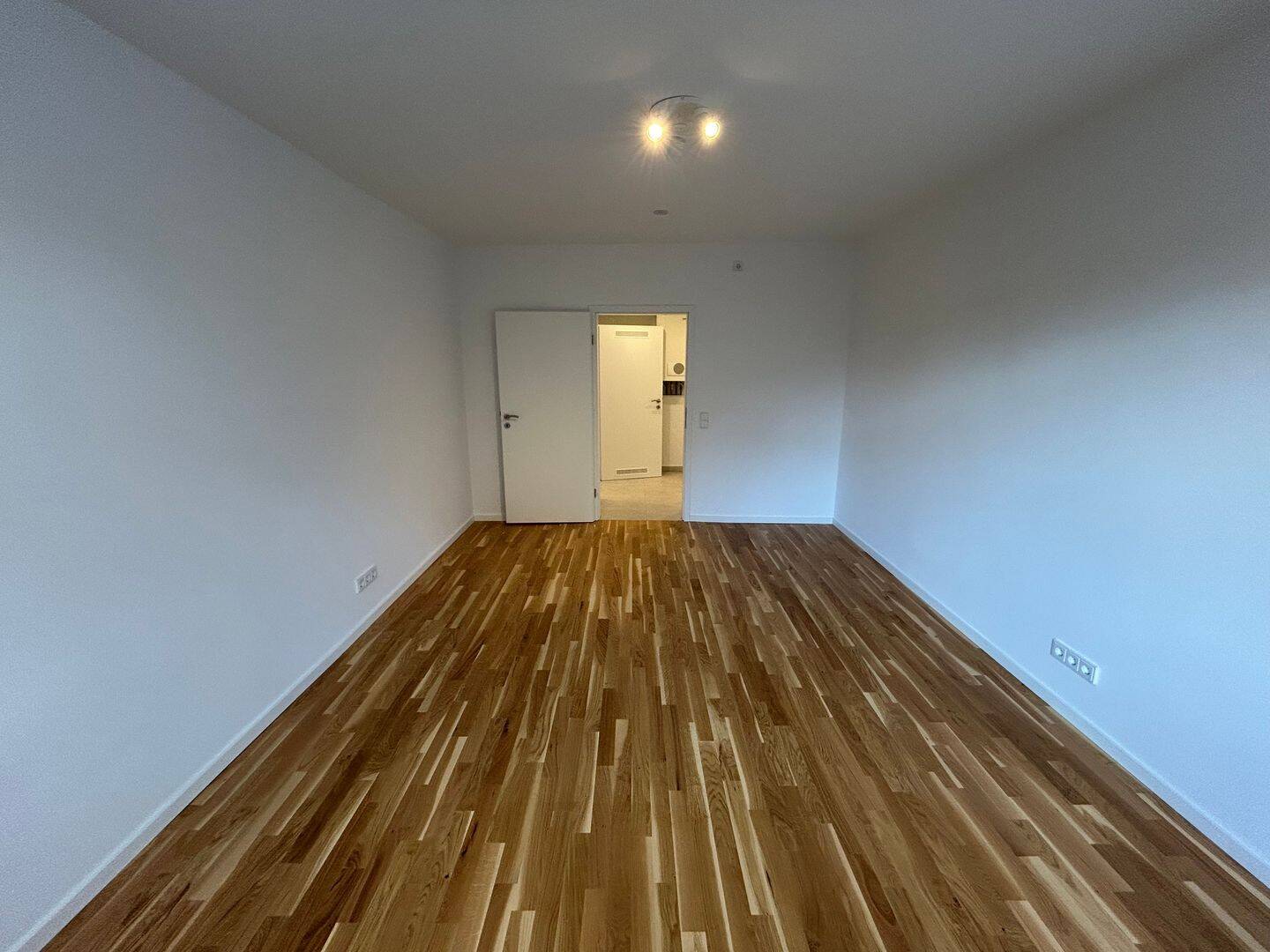 Hochwertig kernsanierte 79m² 3-Zimmer-Wohnung mit 18m² Dachterrasse und Einbauküche – Schloßstraße 80, 40477 Düsseldorf – Vorschaubild 7