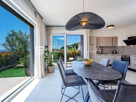 Villa zur Miete - Erstbezug 3.000 € 3 Zimmer 250 m² Kaštel Sućurac Kaštel Sućurac 21212