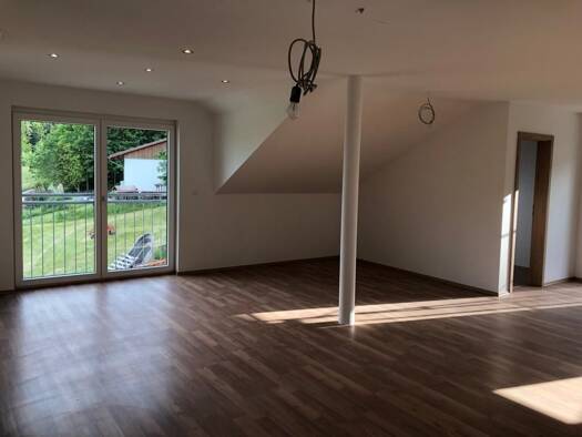 Wohnung zur Miete 700 € 3 Zimmer 90 m² Geschoss 1/3 frei ab sofort Thal Traitsching 93455