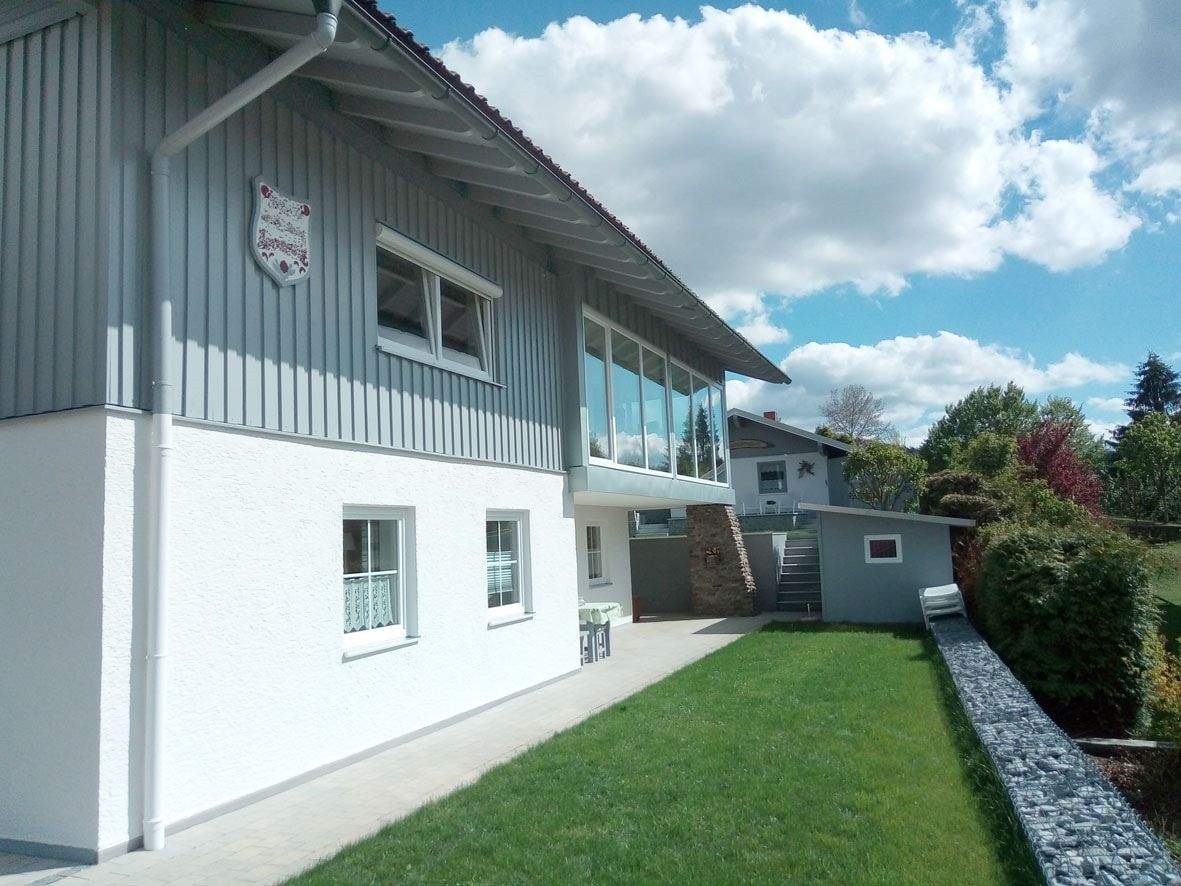 Immobilie in Bodenmais - Top gepflegtes Wohnhaus mit Ferienwohnungen in Aussichtslage in Bodenmais - Bild 2