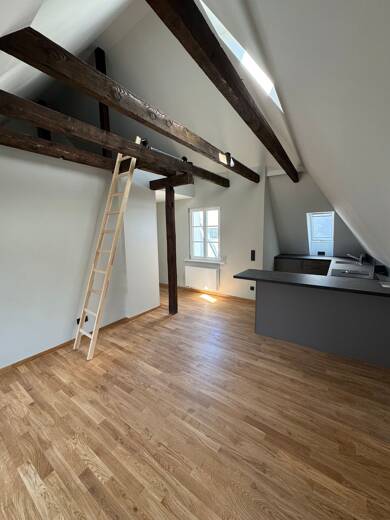 Wohnung zur Miete 860 € 2 Zimmer 43 m² Dachgeschoss, 4. Geschoss frei ab sofort Marktplatz Innenstadt Würzburg 97070