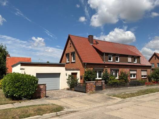 Doppelhaushälfte zum Kauf 220.000 € 4 Zimmer 104 m² 700 m² Grundstück Brauereiviertel Neubrandenburg 17034
