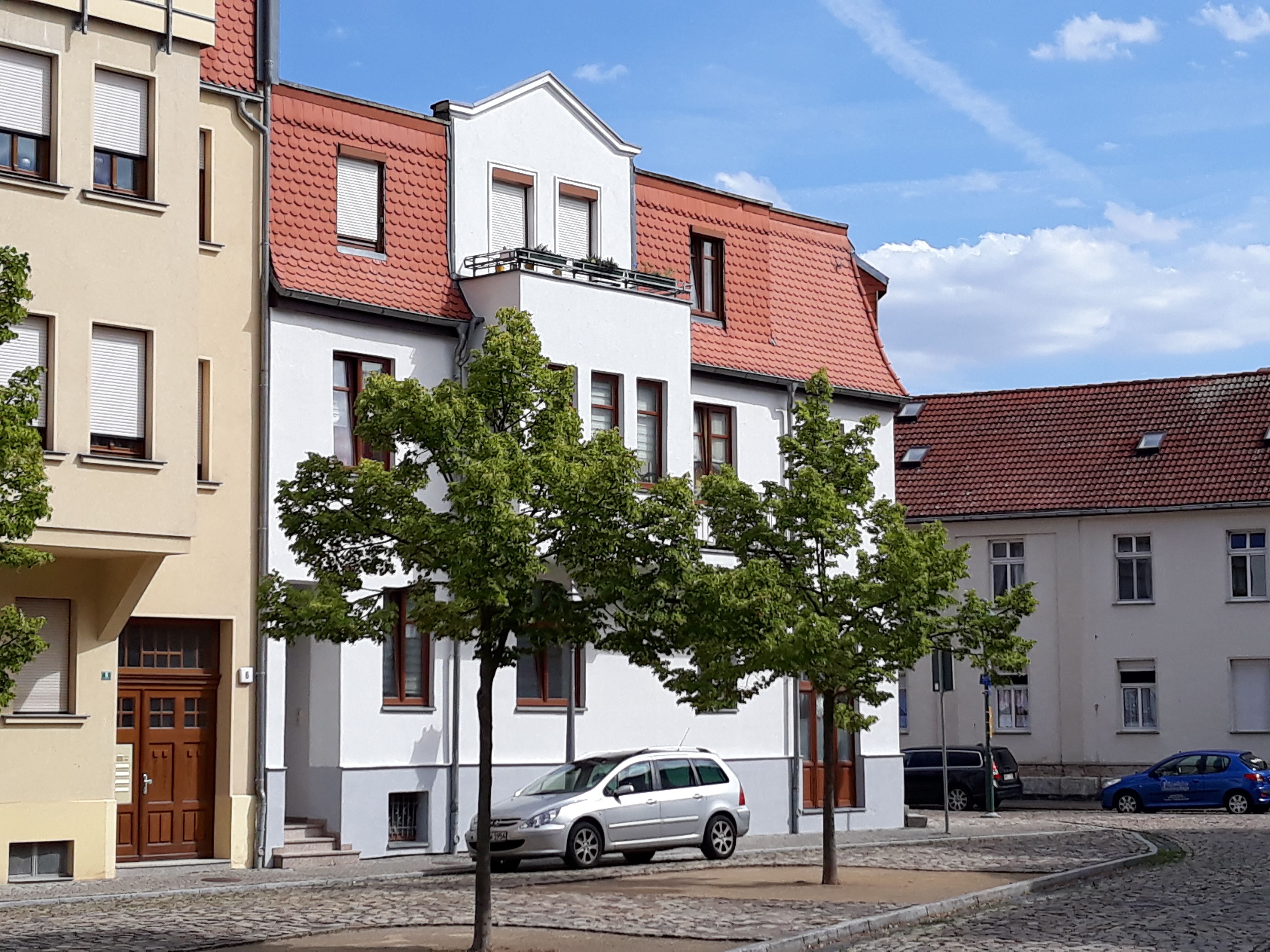 Mehrfamilienhaus zum Kauf provisionsfrei 310.000 € 272 m²<br/>Wohnfläche 153 m²<br/>Grundstück Dammstr. 2 Schönebeck Schönebeck (Elbe) 39218