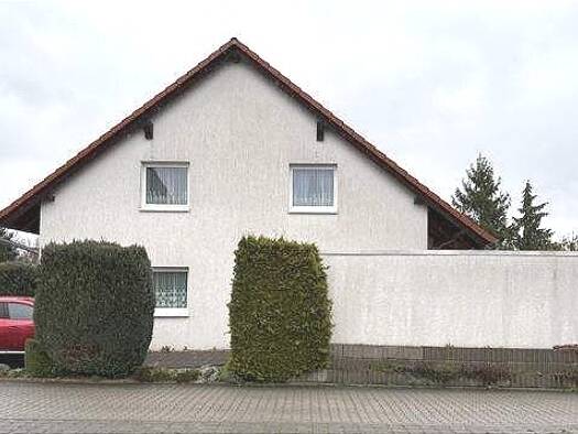 Doppelhaushälfte zum Kauf 210.000 € 3 Zimmer 105 m² 246 m² Grundstück frei ab sofort Merseburg 06217