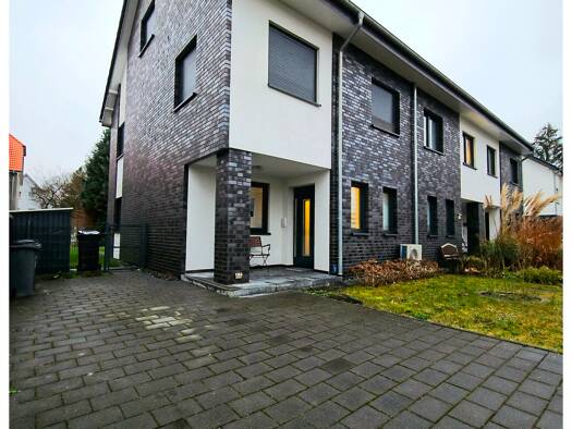 Reihenendhaus zur Miete 1.600 € 4,5 Zimmer 136 m² 260 m² Grundstück frei ab 01.09.2026 Brackwede Bielefeld 33647
