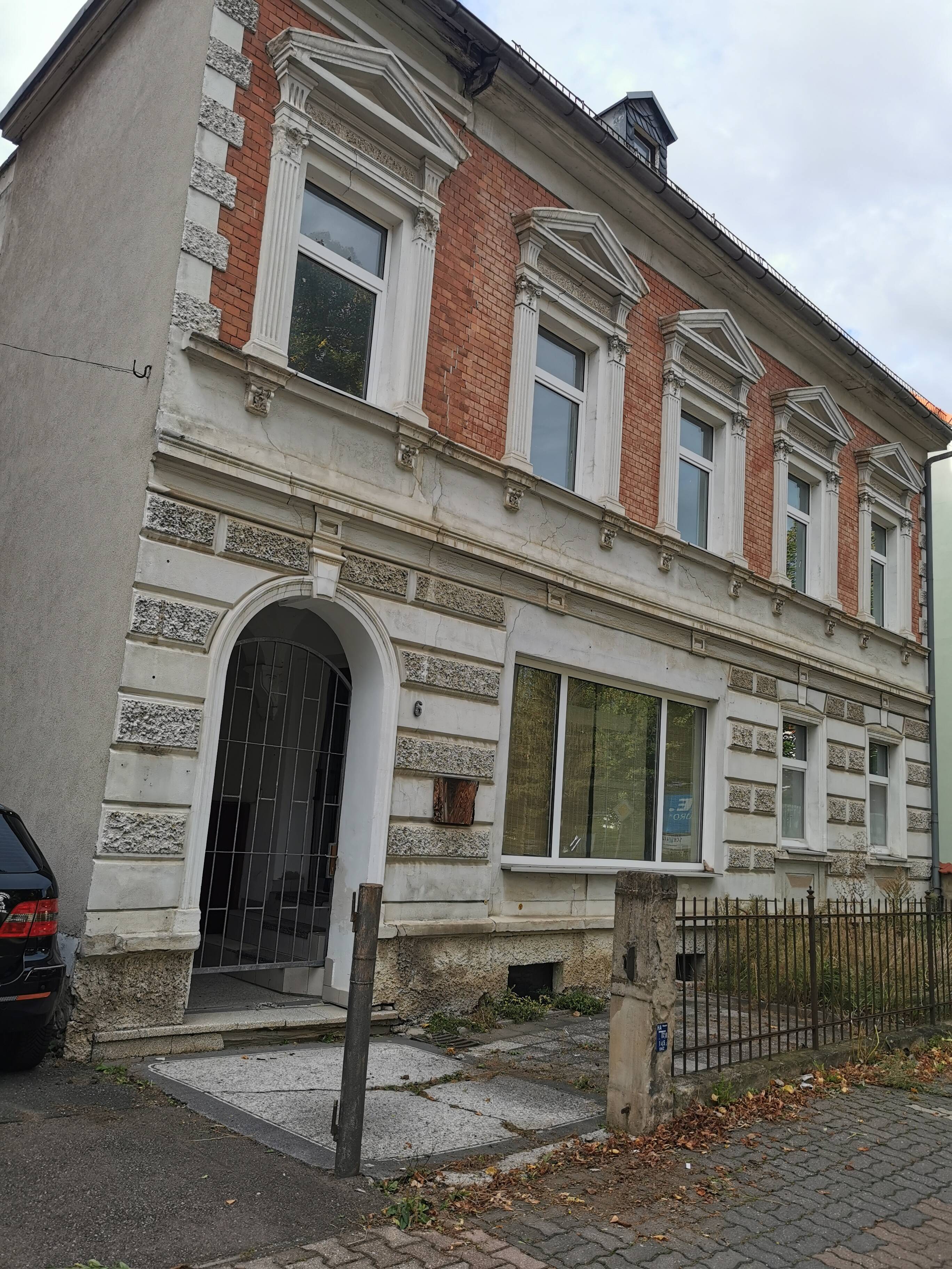 Immobilie in Zeitz - Zeitz, Wohn- u. Geschäftshaus mit befahrbarem Grundstück, ruhige Lage -  Achtung! Preissenkung - Bild 0