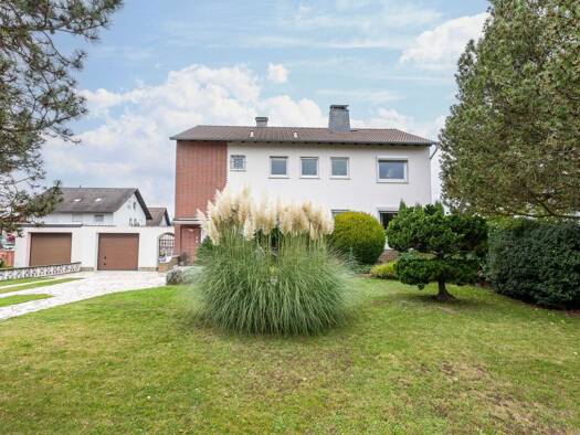 Mehrfamilienhaus zum Kauf 699.000 € 6 Zimmer 172,9 m² 1.001 m² Grundstück frei ab sofort Ludwig-Erhard-Straße 48 Bruchköbel Bruchköbel 63486