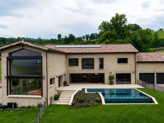 Einfamilienhaus zum Kauf 1.400.000 € 8 Zimmer 366 m² 130.000 m² Grundstück Place de l'Ecole 15 Le Chalon 26350