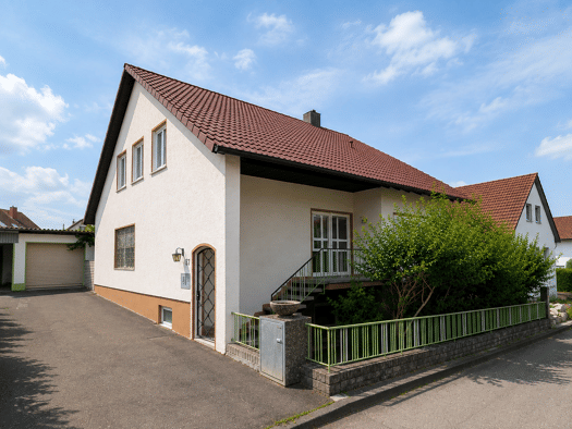 Einfamilienhaus zum Kauf 340.000 € 5 Zimmer 125 m² 475 m² Grundstück frei ab sofort In Lachen 37 Denkingen Denkingen 78588