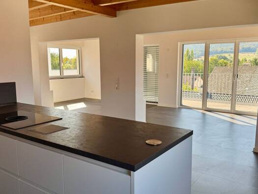 Wohnung zur Miete 1.650 € 3,5 Zimmer 132 m² frei ab sofort Bohlingen Singen (Hohentwiel) 78224