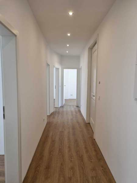 Wohnung zum Kauf provisionsfrei 160.000 € 5 Zimmer 114 m²<br/>Wohnfläche ab sofort<br/>Verfügbarkeit Robert-Koch-Straße Markranstädt Markranstädt 04420